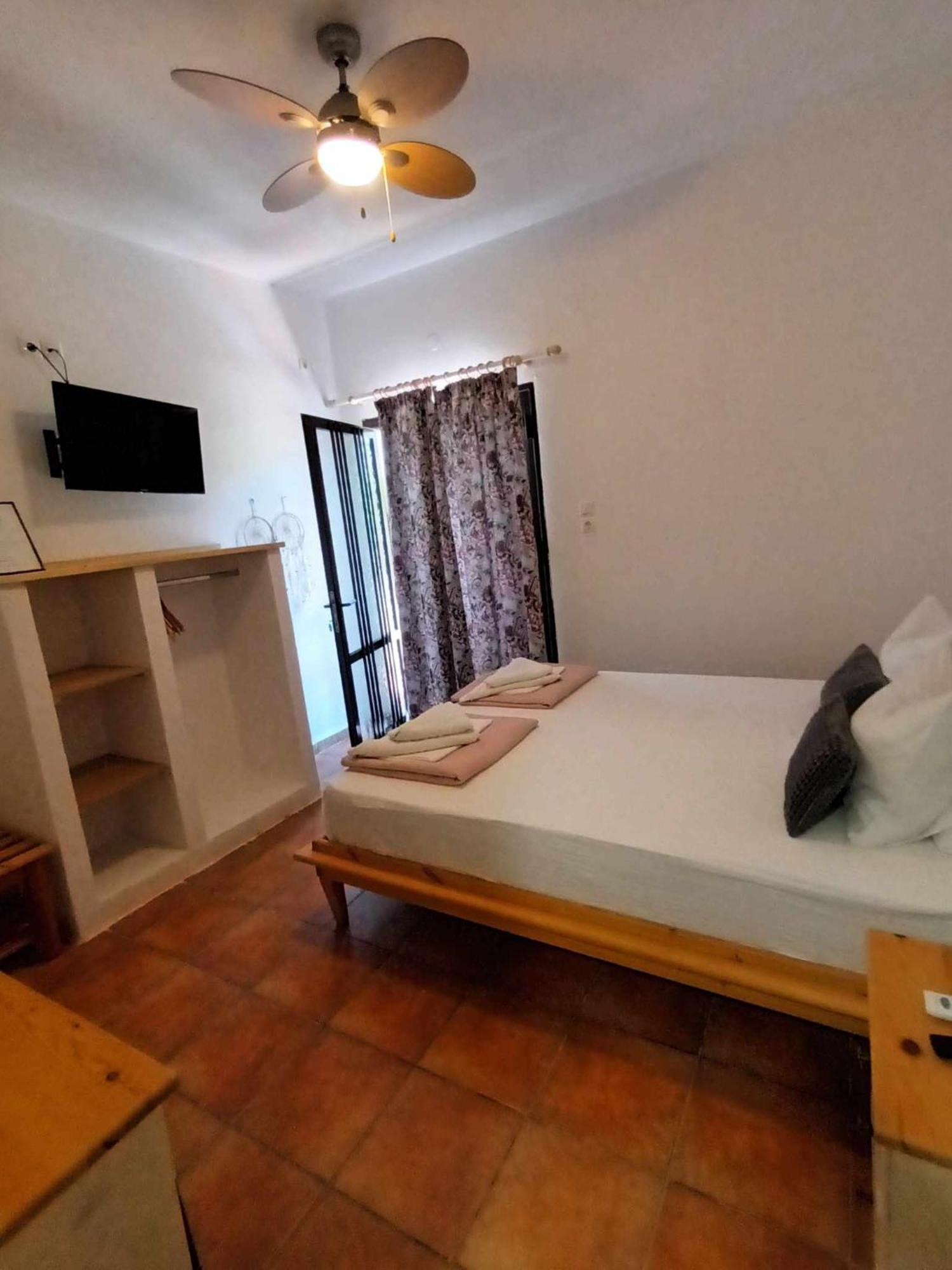 Achillion B&B Paralía Skotínis Kültér fotó